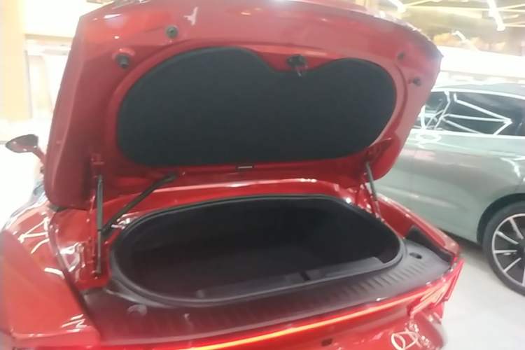 Used MG Cyberster 2024 501km Charming & Heartwarming Edition Trunk