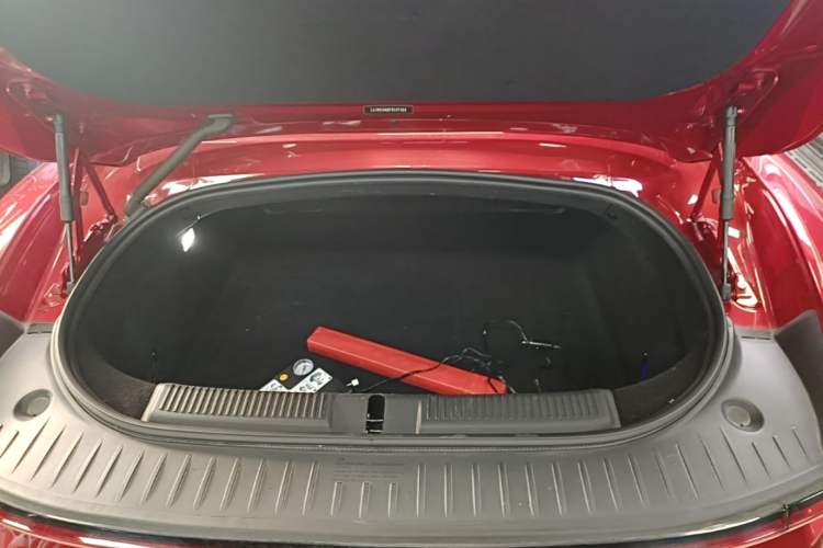 Used MG Cyberster 2024 501km Charming & Heartwarming Edition Trunk
