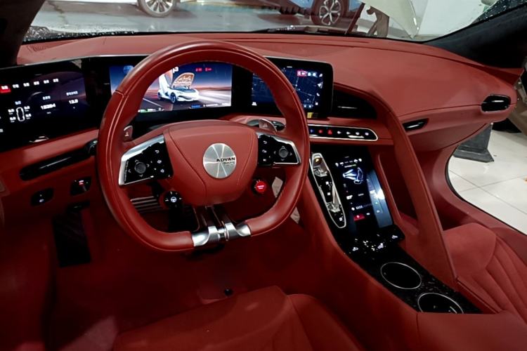 Used MG Cyberster 2024 520 km Legendary All-Wheel-Drive Red Canopy Version Center Console