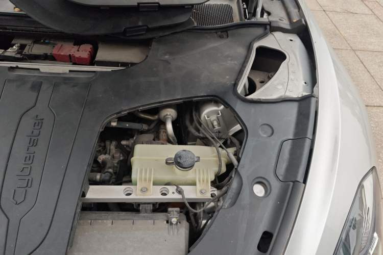 Used MG Cyberster 2024 520 km Legendary All-Wheel-Drive Version Engine Bay Left