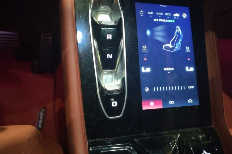 Used MG Cyberster 2024 580 km Ultra-Long Range Version Gear Lever