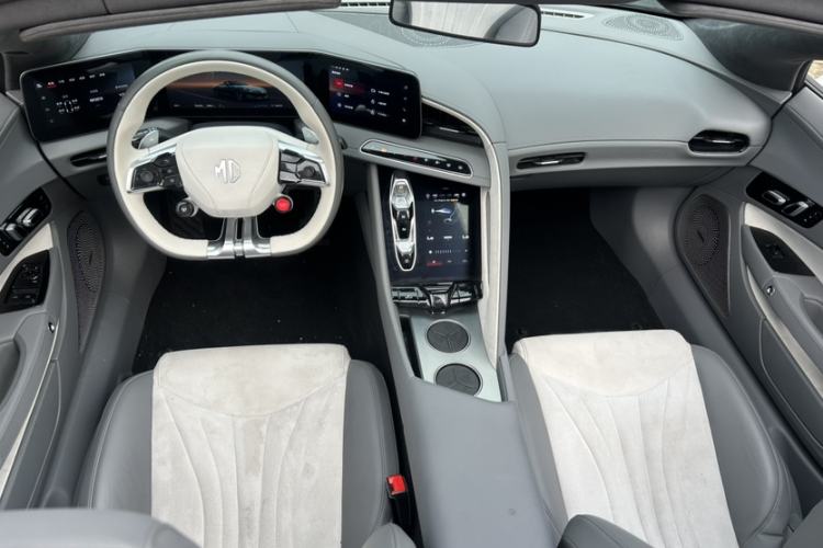 Used MG Cyberster 2024 580 km Ultra-Long Range Version Interior 4