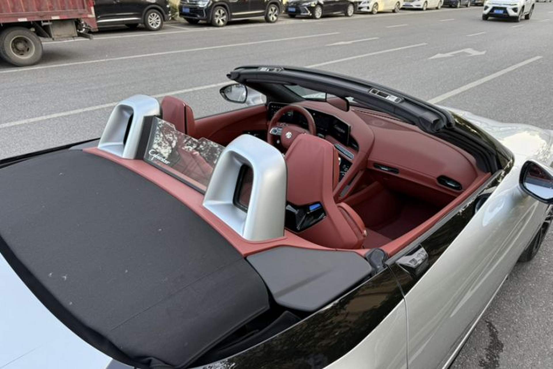 Used MG Cyberster 2024 520 km Legendary All-Wheel-Drive Version Interior 8