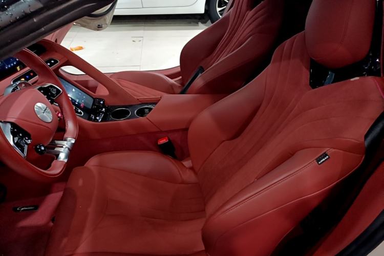Used MG Cyberster 2024 520 km Legendary All-Wheel-Drive Red Canopy Version Left Front Seat