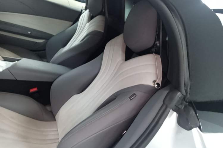 Used MG Cyberster 2024 580 km Ultra-Long Range Version Left Rear Seat