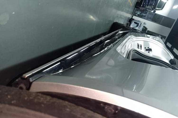Used MG Cyberster 2024 580 km Ultra-Long Range Version Right Side Sill