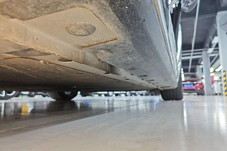 Used MG Cyberster 2024 580 km Ultra-Long Range Version Right Side Sill