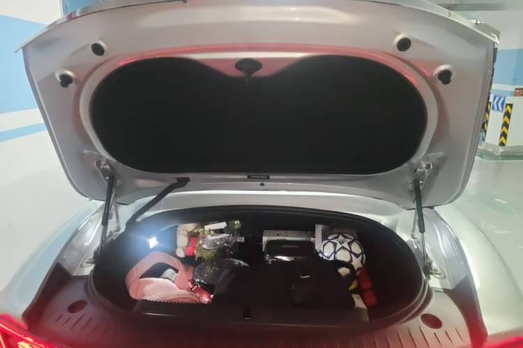 Used MG Cyberster 2024 580 km Ultra-Long Range Version Trunk