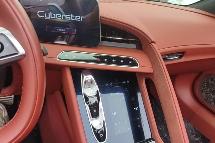 Used MG Cyberster 2024 520 km Legendary All-Wheel-Drive Version Audio And AC Panel
