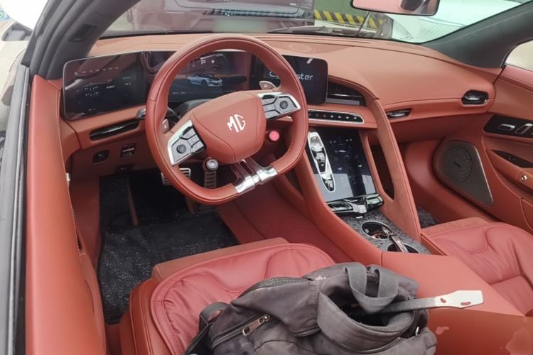 Used MG Cyberster 2024 520 km Legendary All-Wheel-Drive Version Center Console