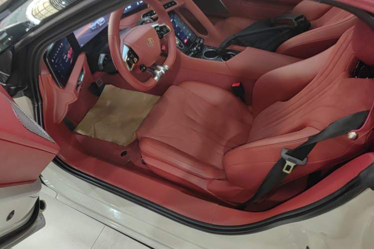 Used MG Cyberster 2024 520 km Legendary All-Wheel-Drive Red Canopy Version Driver Seat