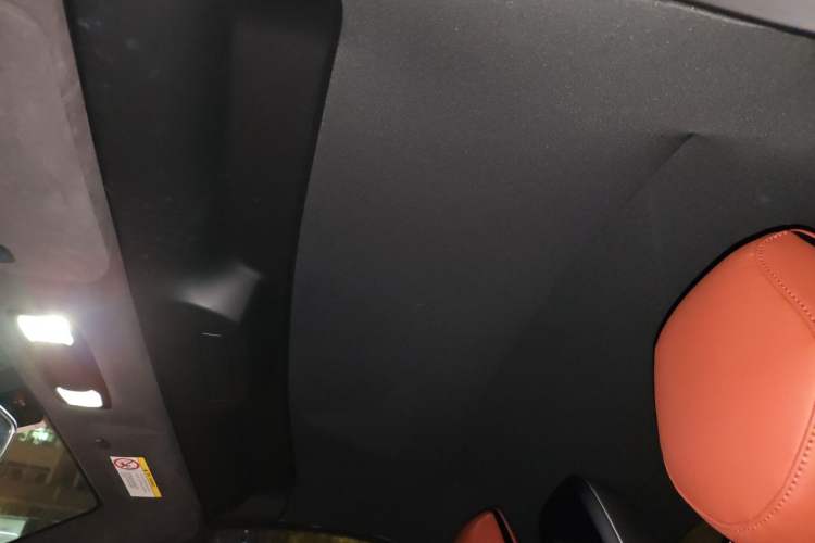 Used MG Cyberster 2024 520 km Legendary All-Wheel-Drive Red Canopy Version Headliner