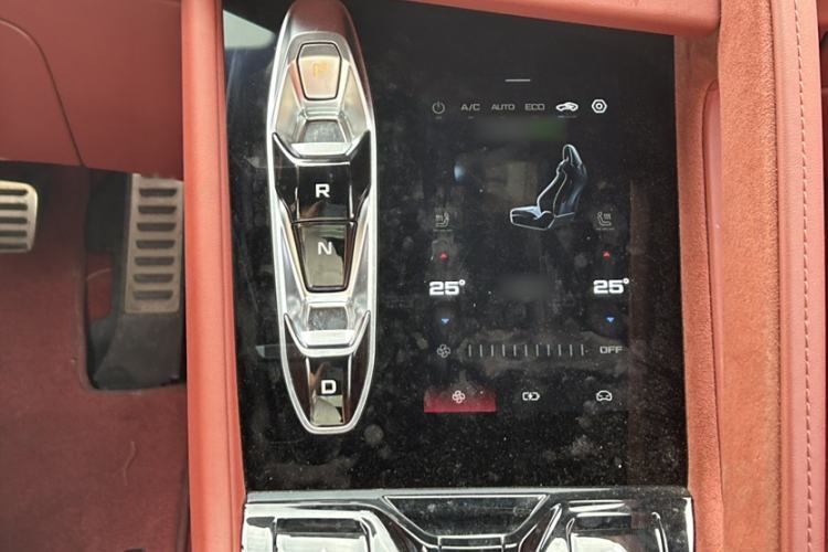 Used MG Cyberster 2024 520 km Legendary All-Wheel-Drive Red Canopy Version Interior 6