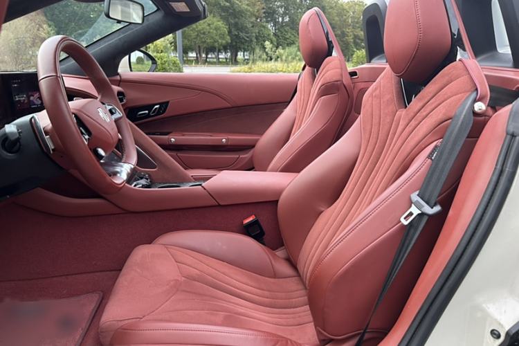 Used MG Cyberster 2024 520 km Legendary All-Wheel-Drive Red Canopy Version Interior 8