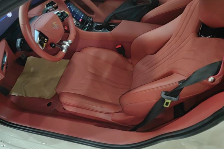 Used MG Cyberster 2024 520 km Legendary All-Wheel-Drive Red Canopy Version Left Front Seat