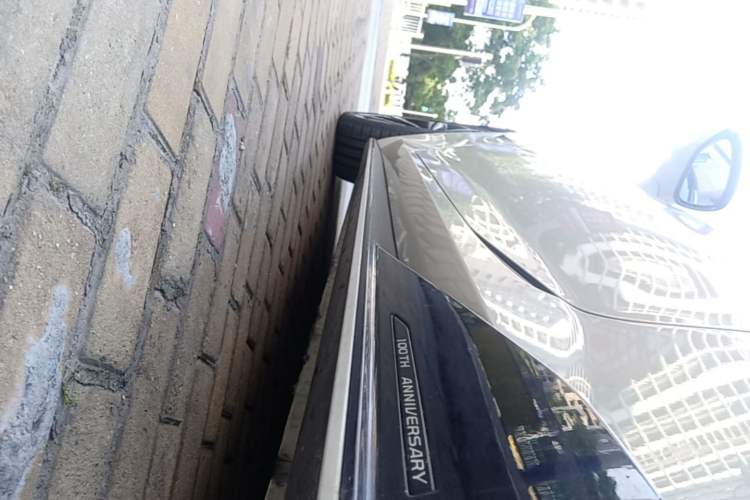 Used MG Cyberster 2024 520 km Legendary All-Wheel-Drive Version Left Side Sill