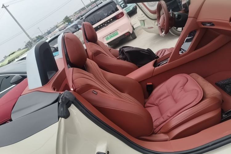 Used MG Cyberster 2024 520 km Legendary All-Wheel-Drive Version Right Front Seat
