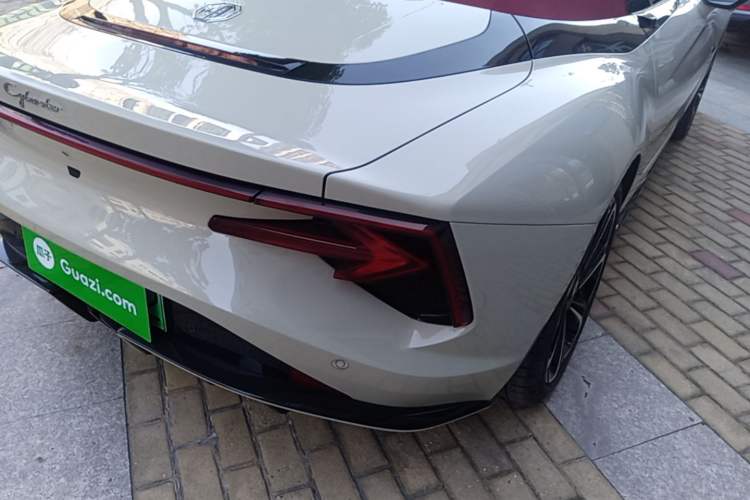 Used MG Cyberster 2024 520 km Legendary All-Wheel-Drive Version Right Rear Taillight