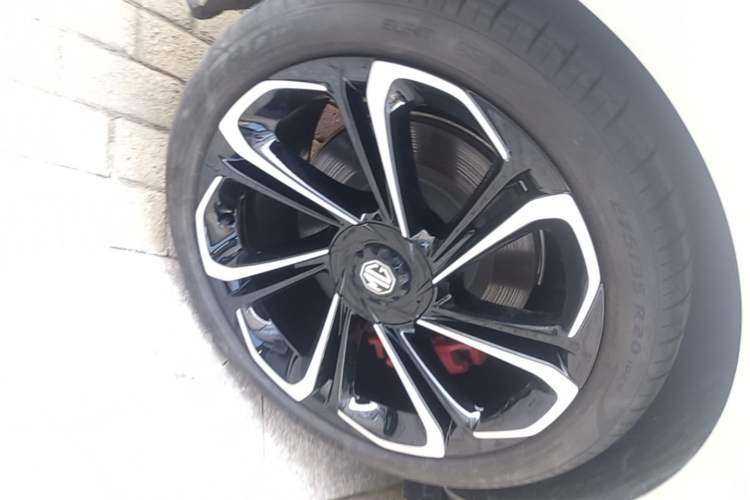 Used MG Cyberster 2024 520 km Legendary All-Wheel-Drive Version Right Rear Wheel Hub