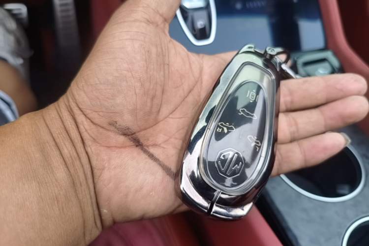 Used MG Cyberster 2024 520 km Legendary All-Wheel-Drive Version Vehicle Key