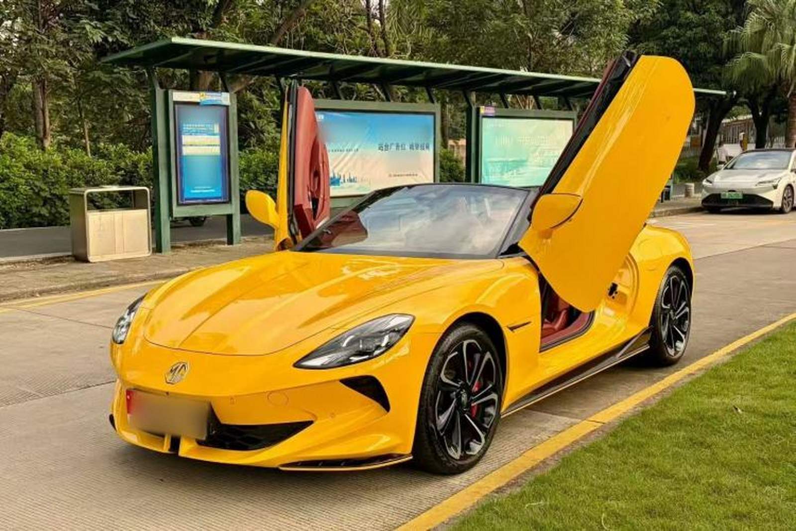 Фото MG с площадки
