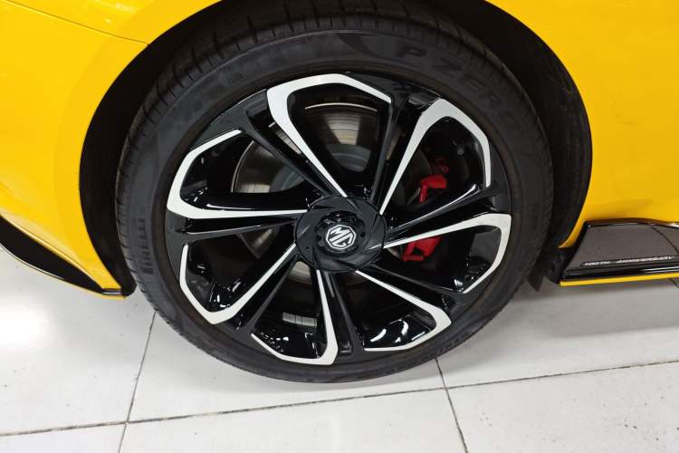 Used MG Cyberster 2024 520 km Legendary All-Wheel-Drive Version Right Rear Wheel Hub