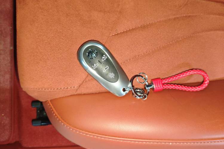 Used MG Cyberster 2024 520 km Legendary All-Wheel-Drive Version Vehicle Key