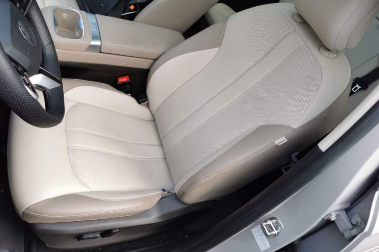 Used MG ES5 2025 525max Rear-Drive Intelligent Driving Version Left Front Seat