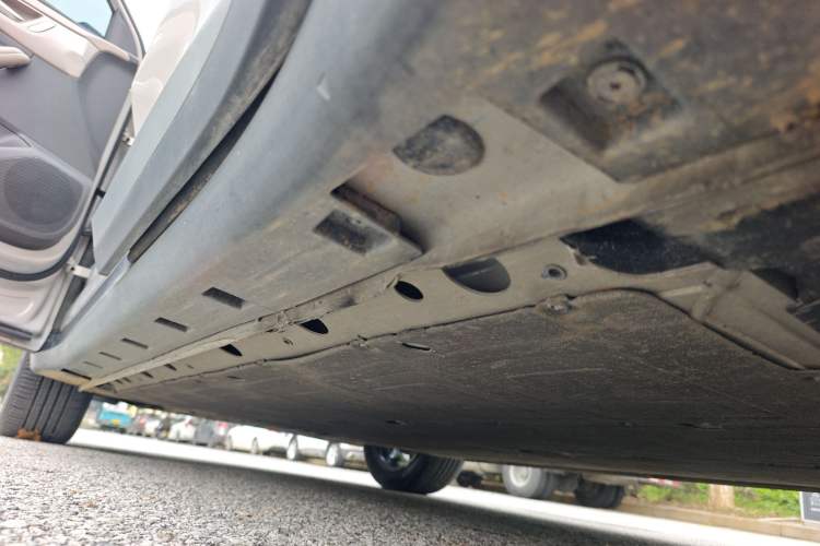 Used MG ES5 2025 525max Rear-Drive Intelligent Driving Version Left Side Sill