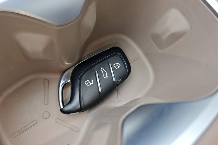 Used MG ES5 2025 525max Rear-Drive Intelligent Driving Version Vehicle Key