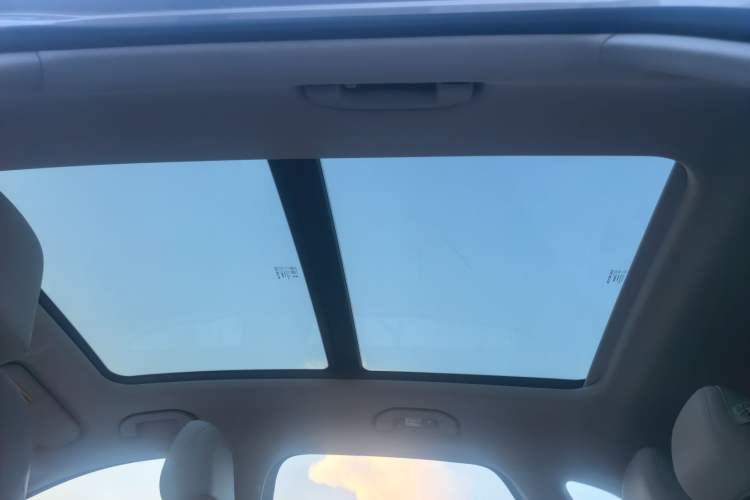 Used MG ES5 2025 525max Rear-Drive Intelligent Driving Version Headliner