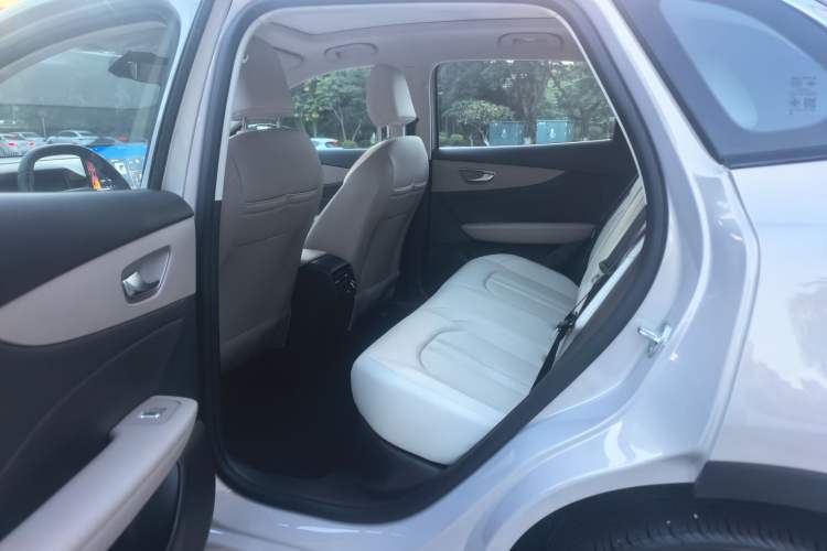 Used MG ES5 2025 525max Rear-Drive Intelligent Driving Version Interior 2