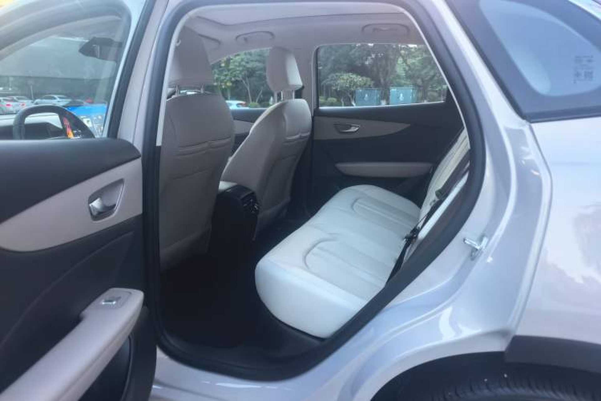 Used MG ES5 2025 525max Rear-Drive Intelligent Driving Version Interior 2