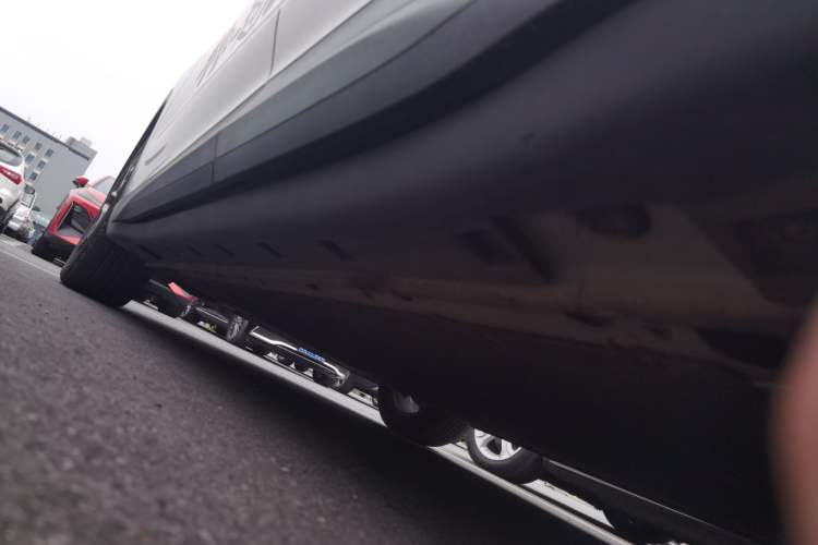 Used MG ES5 2025 525max Rear-Drive Intelligent Driving Version Left Side Sill