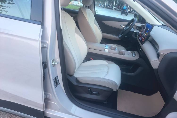 Used MG ES5 2025 525max Rear-Drive Intelligent Driving Version Right Front Seat