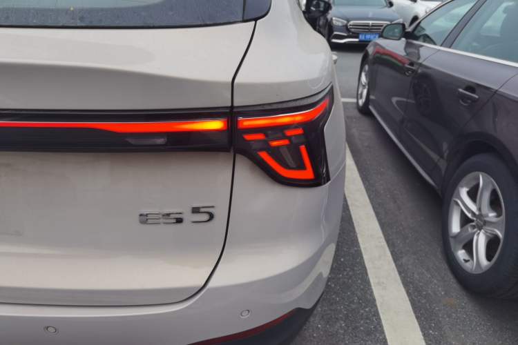 Used MG ES5 2025 525max Rear-Drive Intelligent Driving Version Right Rear Taillight