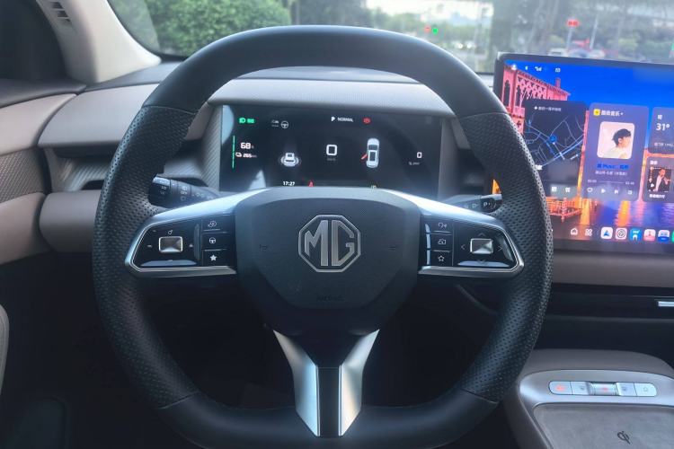 Used MG ES5 2025 525max Rear-Drive Intelligent Driving Version Steering Wheel