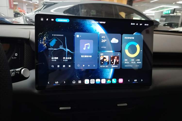 Used MG ES5 2025 425 Pro Rear-Drive Version Audio And AC Panel