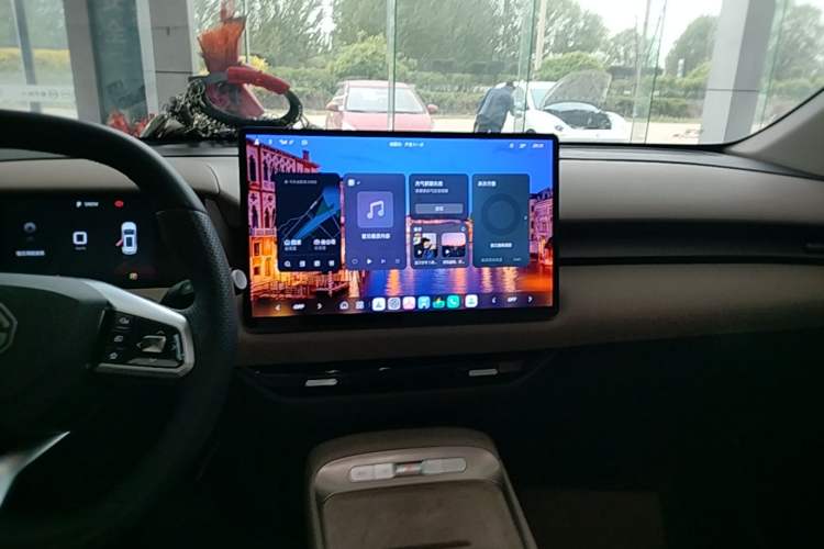 Used MG ES5 2025 515plus Rear-Drive Version Audio And AC Panel