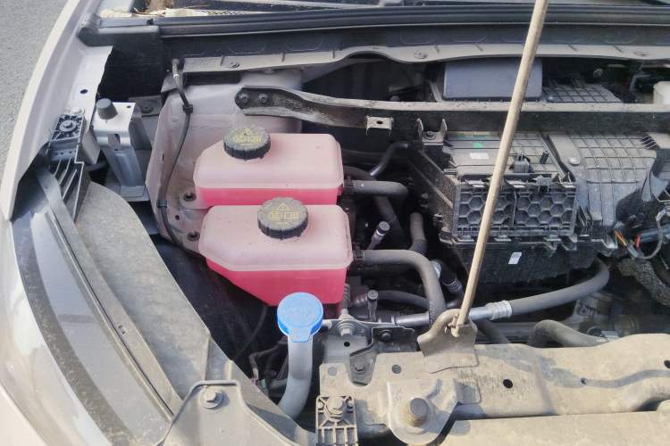 Used MG ES5 2025 515 Pro Rear-Drive Version Engine Bay Right