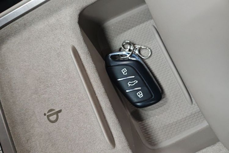 Used MG ES5 2025 525max Rear-Drive Intelligent Driving Version Interior 1