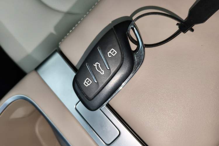 Used MG ES5 2025 525max Rear-Drive Intelligent Driving Version Interior 1