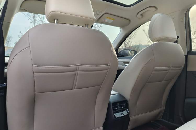 Used MG ES5 2025 525max Rear-Drive Intelligent Driving Version Interior 12