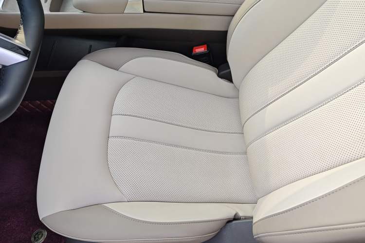 Used MG ES5 2025 525max Rear-Drive Intelligent Driving Version Left Front Seat