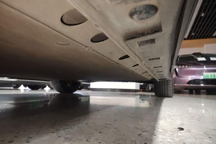 Used MG ES5 2025 525max Rear-Drive Intelligent Driving Version Left Side Sill
