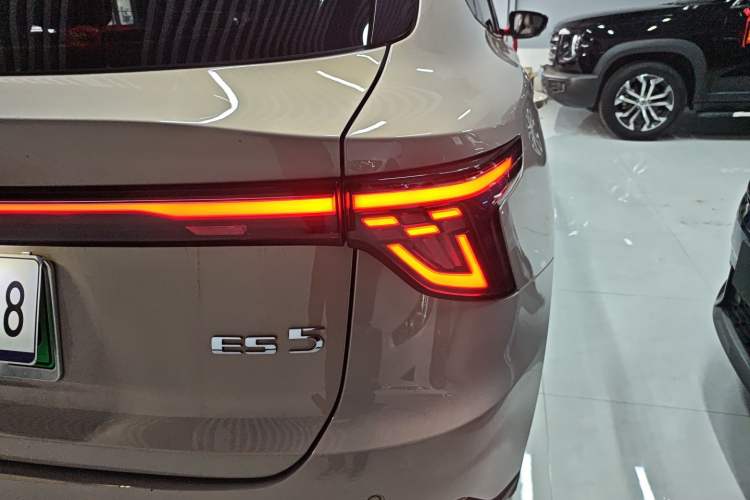Used MG ES5 2025 525max Rear-Drive Intelligent Driving Version Right Rear Taillight