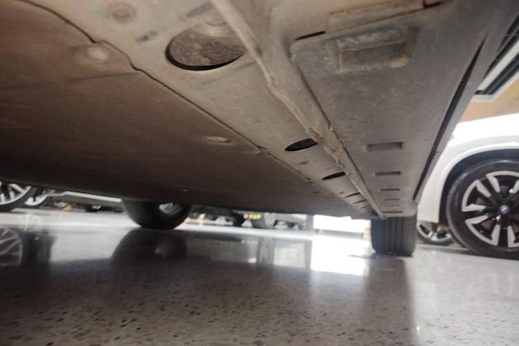 Used MG ES5 2025 525max Rear-Drive Intelligent Driving Version Right Side Sill