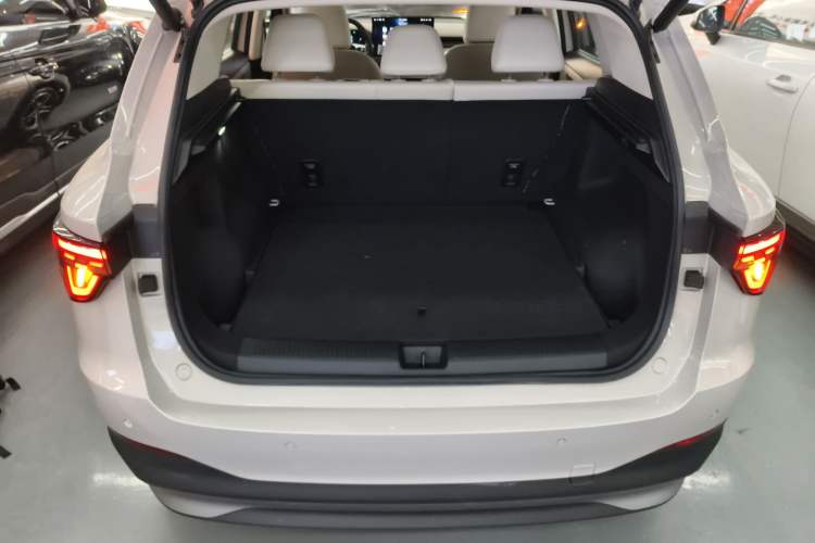 Used MG ES5 2025 525max Rear-Drive Intelligent Driving Version Trunk