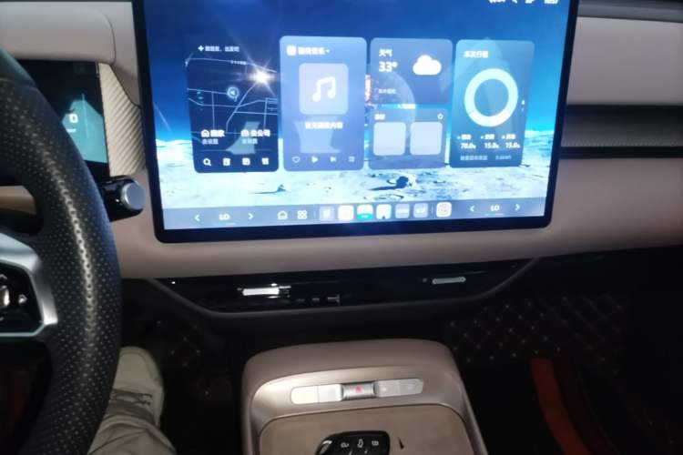 Used MG ES5 2025 525max Rear-Drive Intelligent Driving Version Audio And AC Panel