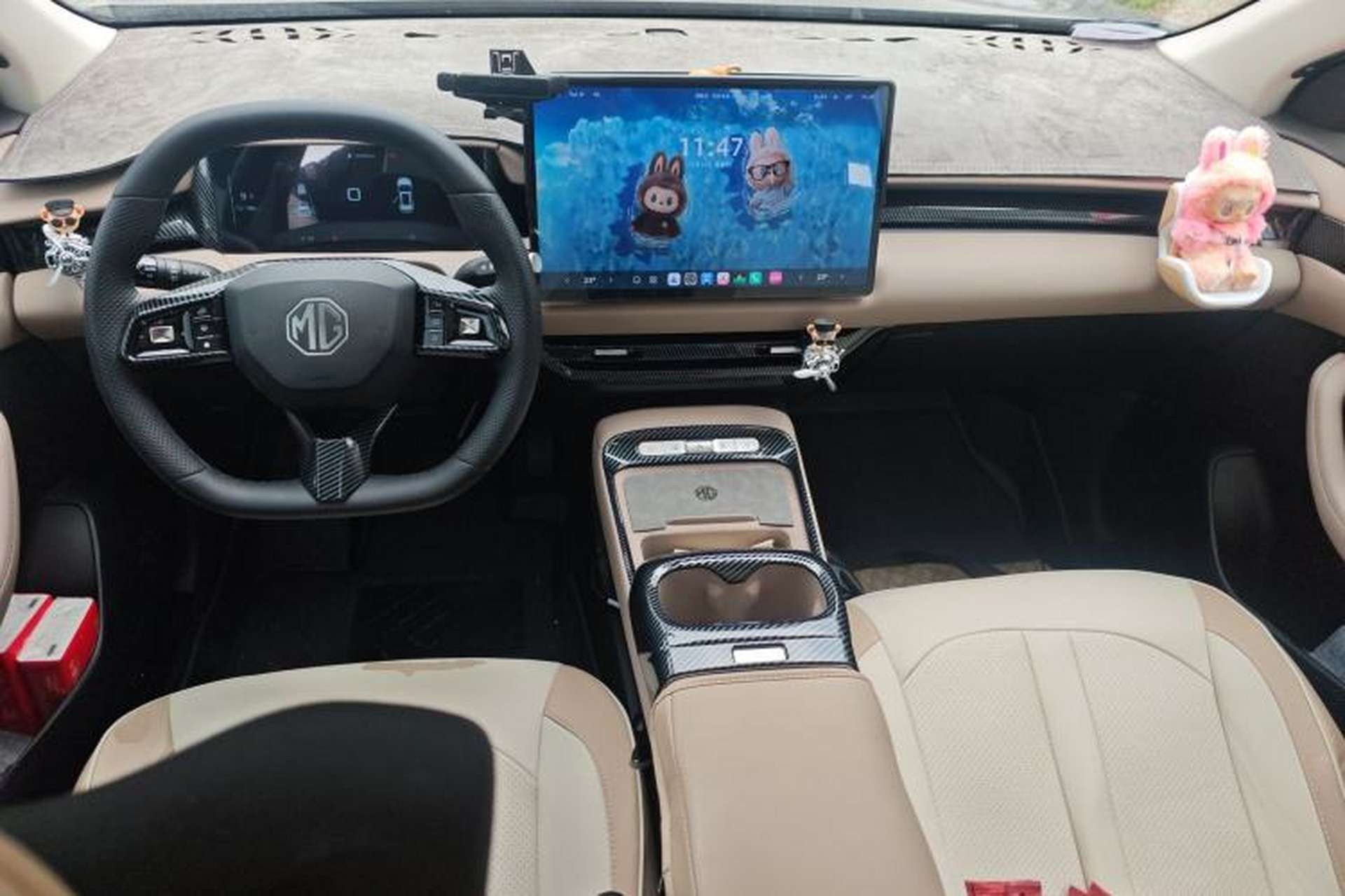 Used MG ES5 2025 525max Rear-Drive Intelligent Driving Version Center Console